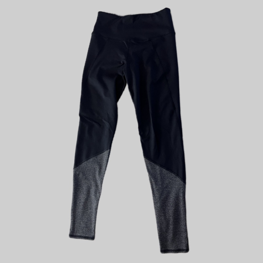 Navy blue women’s athletic leggings